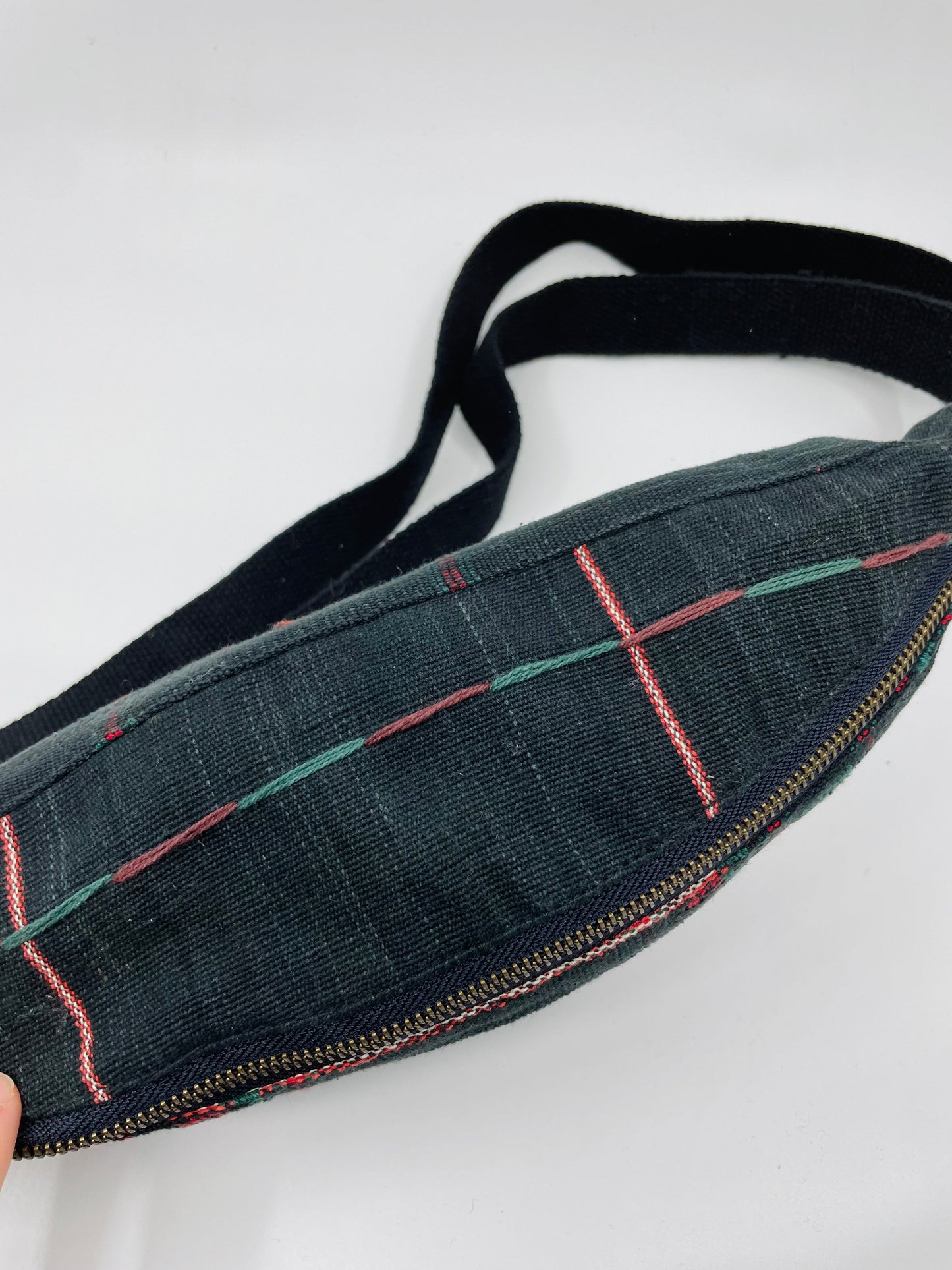 Sac banane Chin noir à motifs