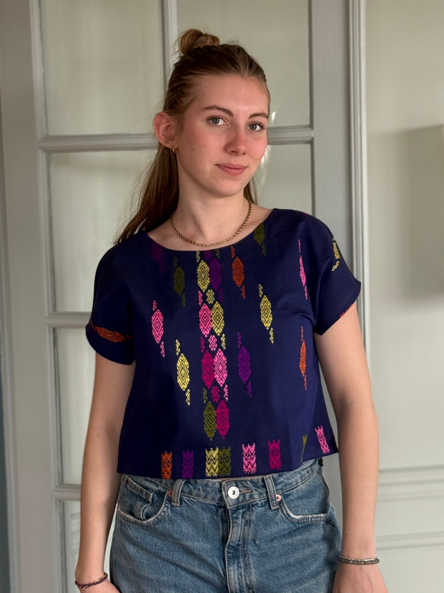 Mitternachtsblaues Kachin-Crop-Top