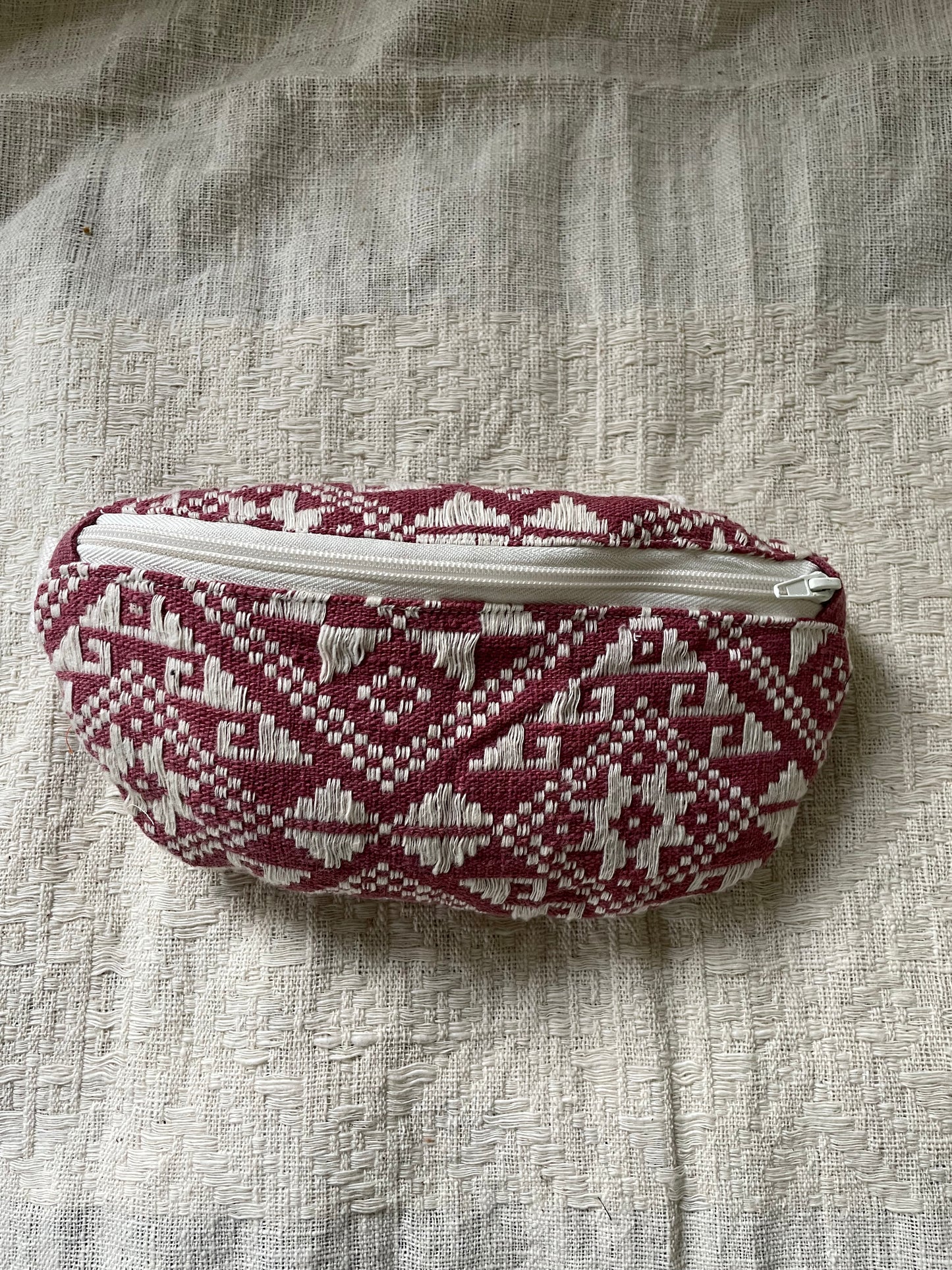 Dokmai Himbeer-Gürteltasche