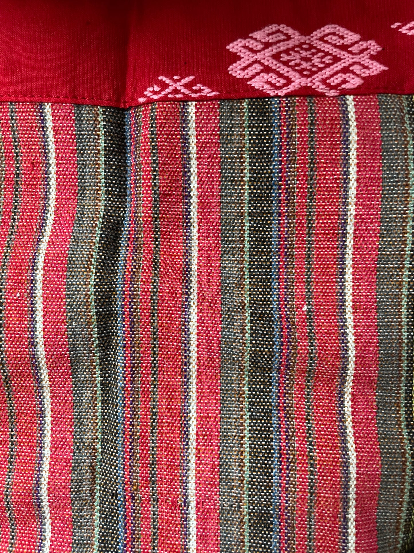 Rot-schwarze Küchenschürze