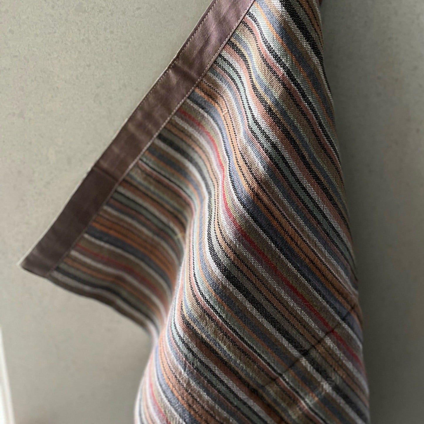 Torchon de cuisine gris-marron