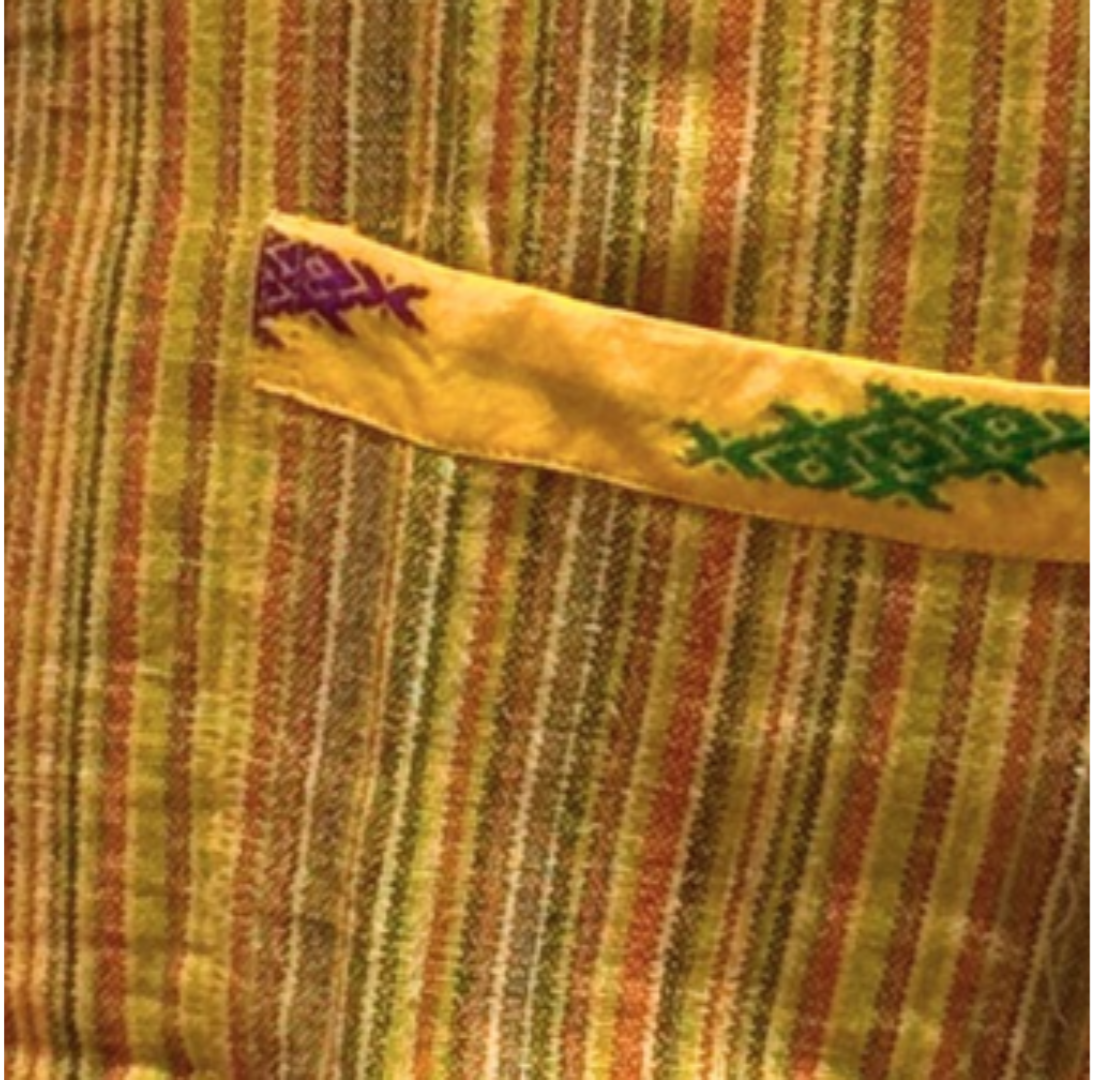 Gelbe Küchenschürze mit bunten Linien