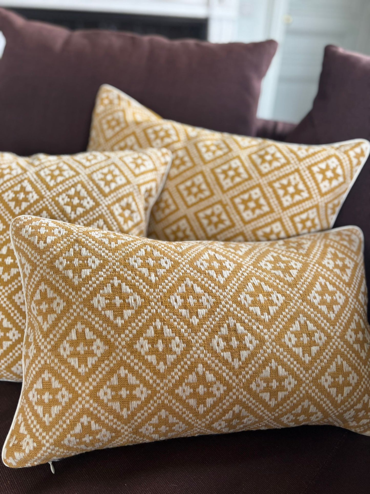 Housse de coussin Dokmai moutarde