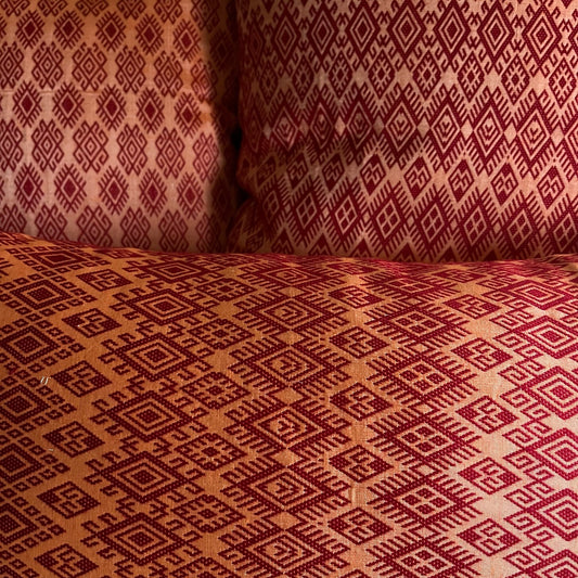 Kachin orange und rot Kissenbezug