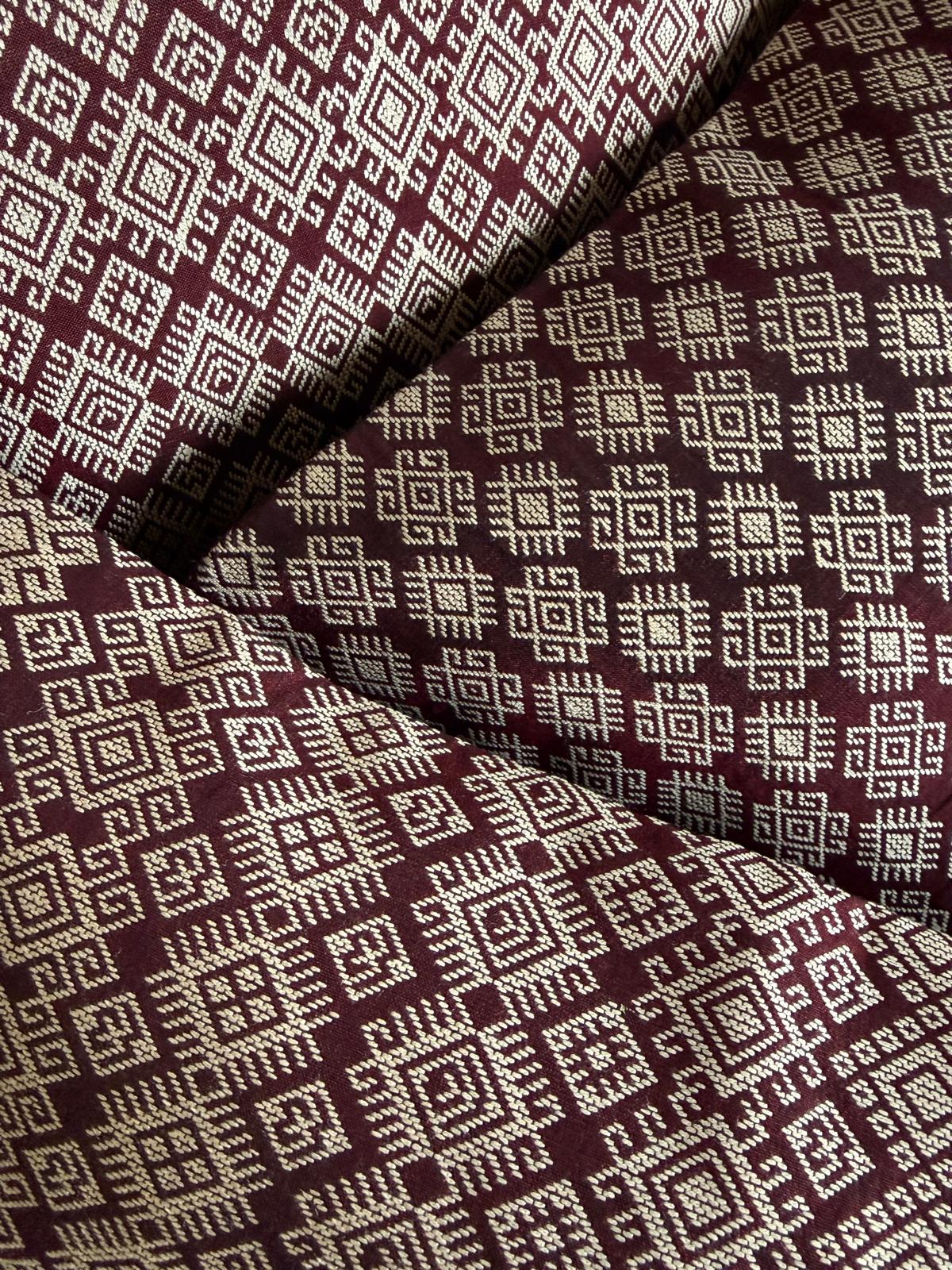 Housse de coussin Kachin bordeaux et beige (RIDA)